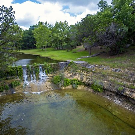 Falls Log Home Wimberley Esterno foto