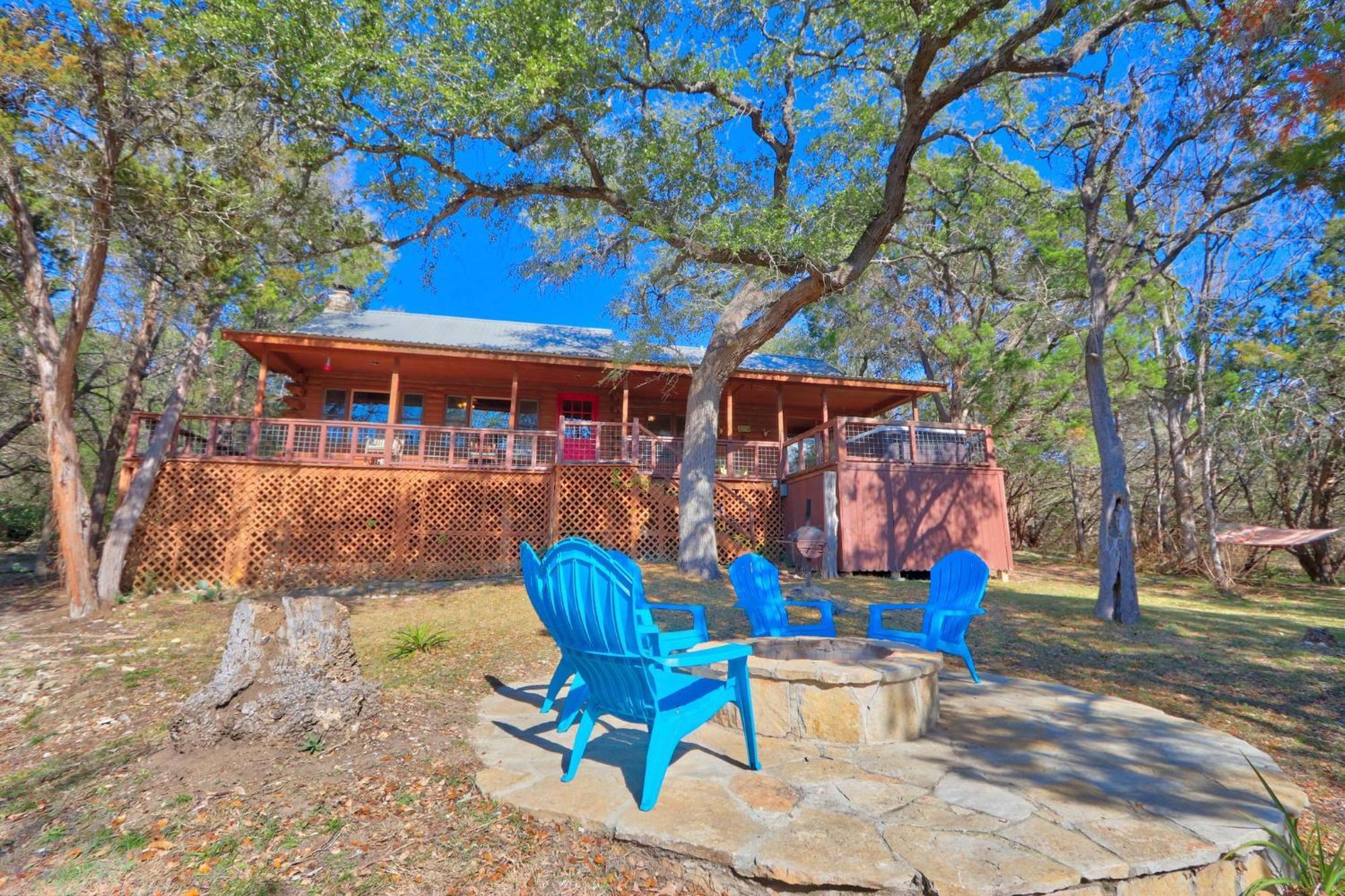 Falls Log Home Wimberley Esterno foto