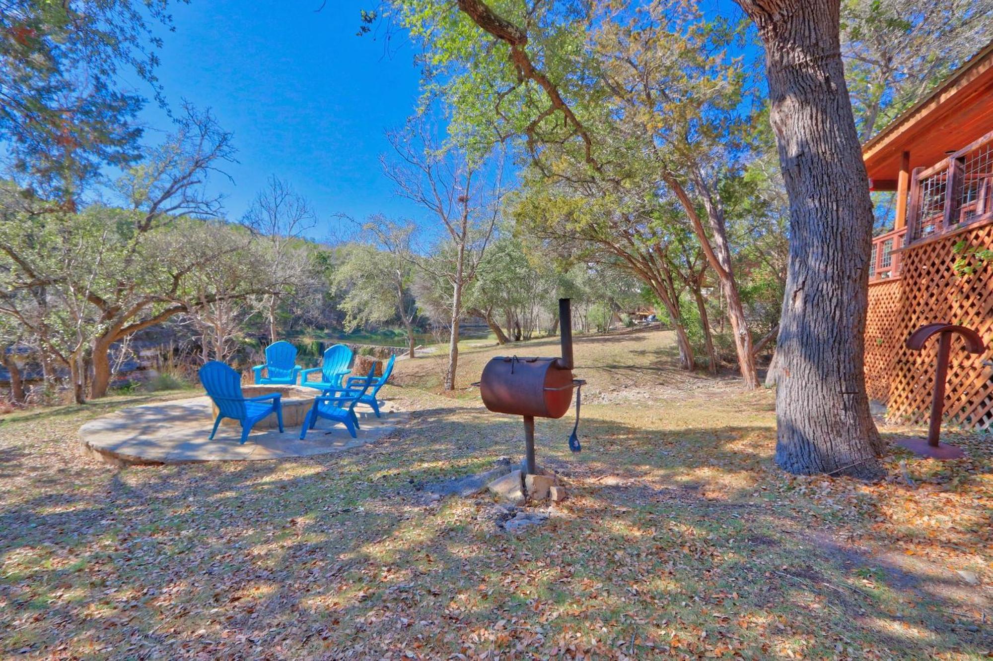 Falls Log Home Wimberley Esterno foto