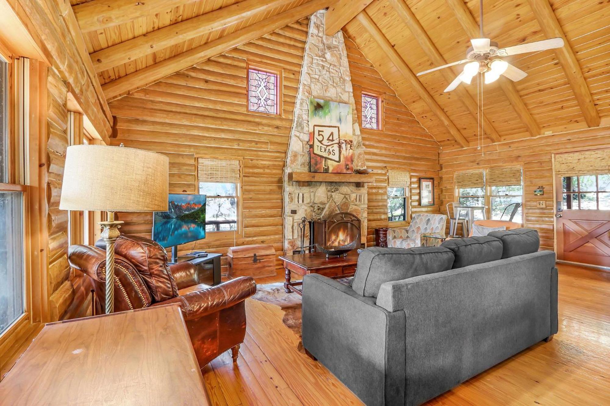 Falls Log Home Wimberley Esterno foto